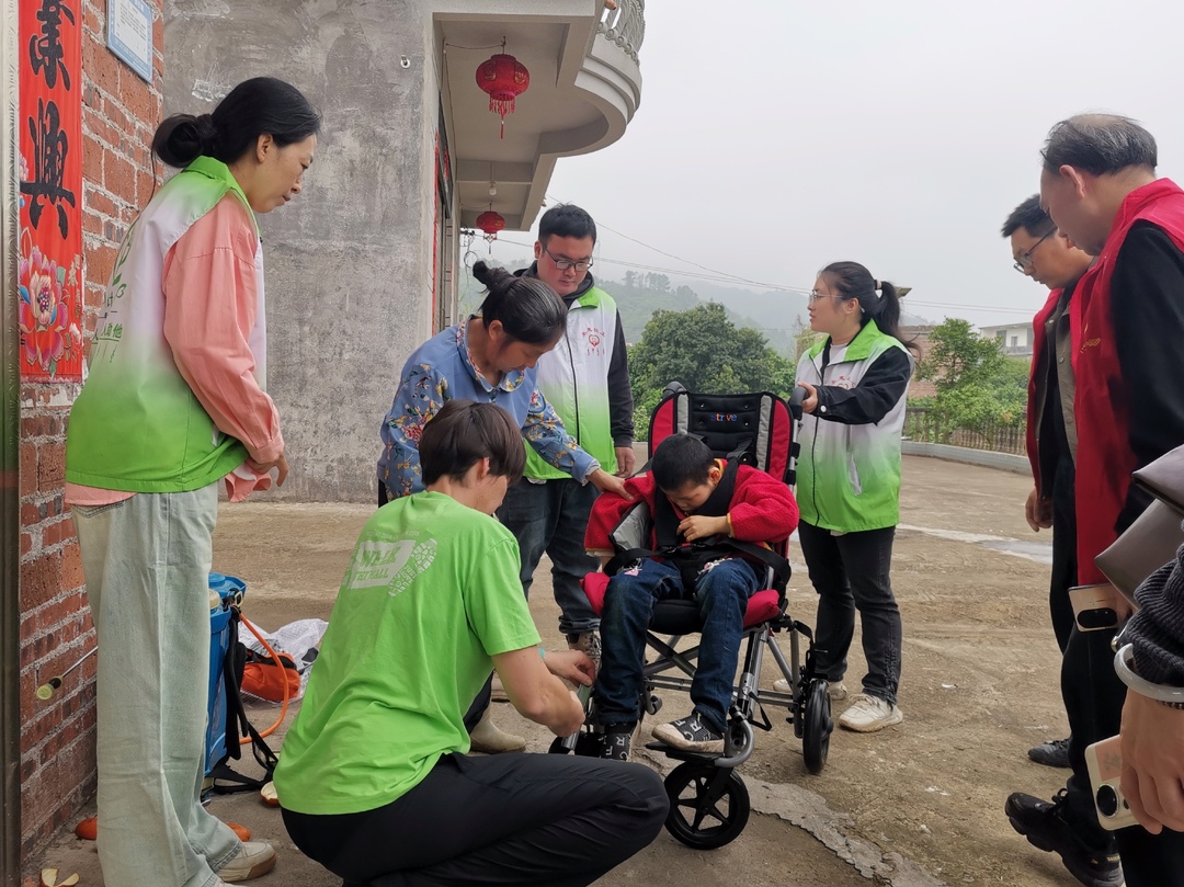 江永：携手专业团队  点亮残疾儿童康复之路