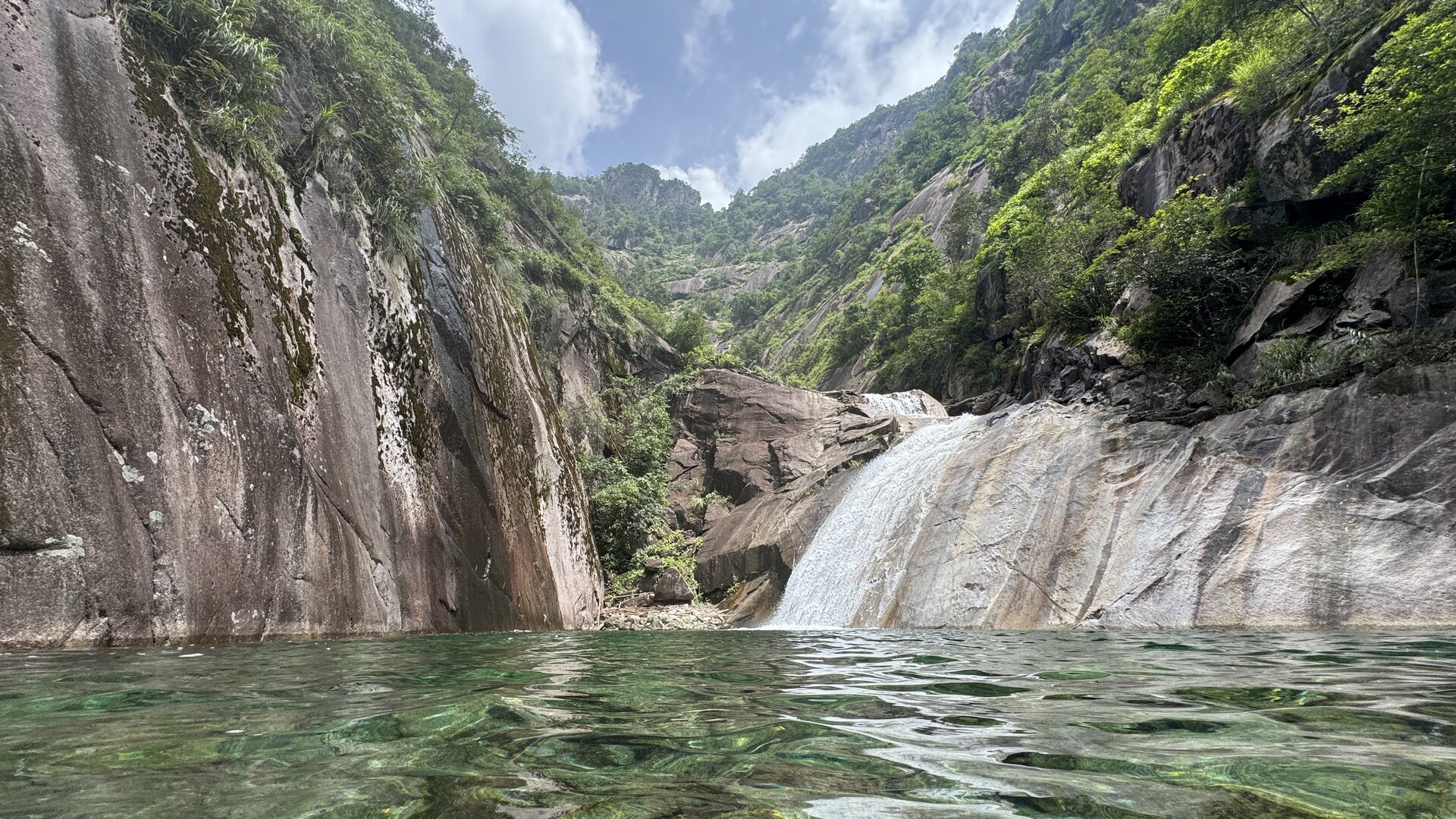 江永：绘就云海瀑布的梦幻奇景