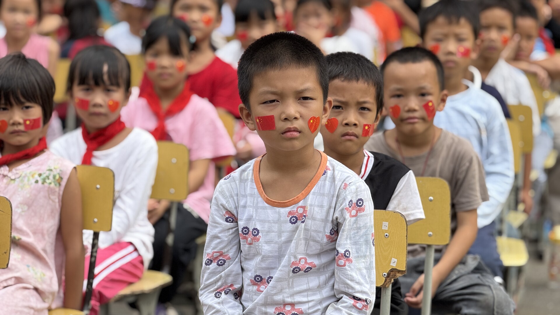 松柏瑶族乡中心小学：唱红歌 迎国庆