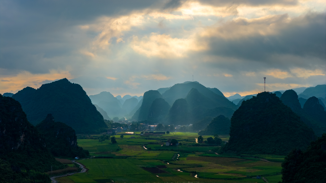 江永：十里画廊雨霁云涌 古村瑶寨入画来