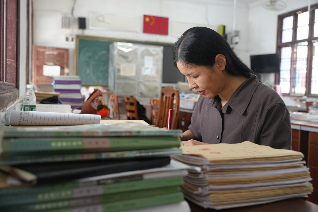 黎春萍：以爱为舟渡学海 用心作梯育英才