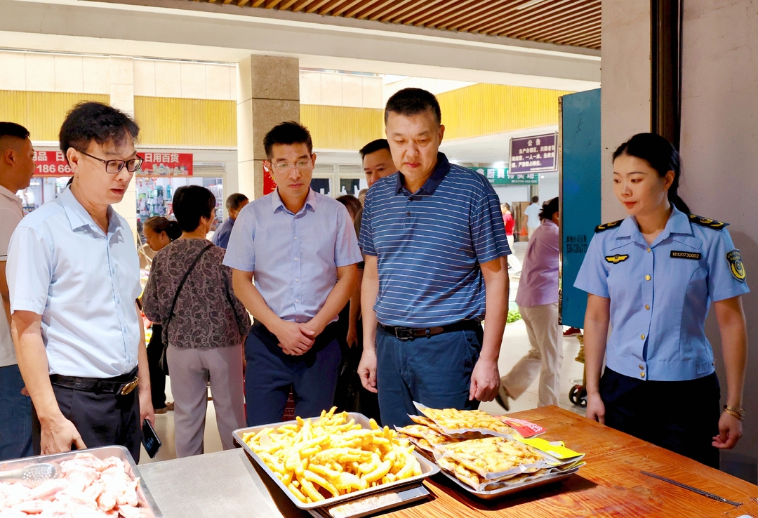 李群辉督导食品安全领域集中整治和信访积案化解工作